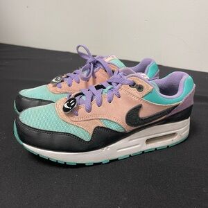 Nike Air Max LIGHTLY WORN